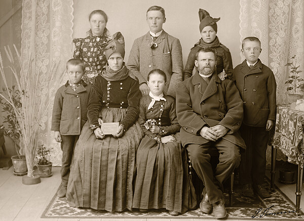 Sønderho, Fanø: Maren og Jens Mikkelsen Nielsen med familie